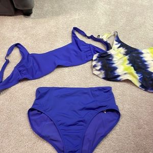 Tops are 34D/DD, bottom is size small.